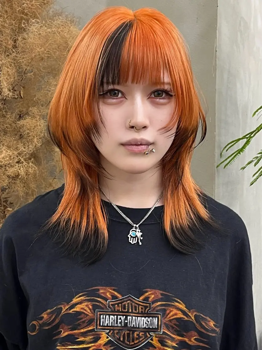 セミロング カラー ヘアカラー イツク ⚡️ ルーツ/ハイトーンのヘアスタイル