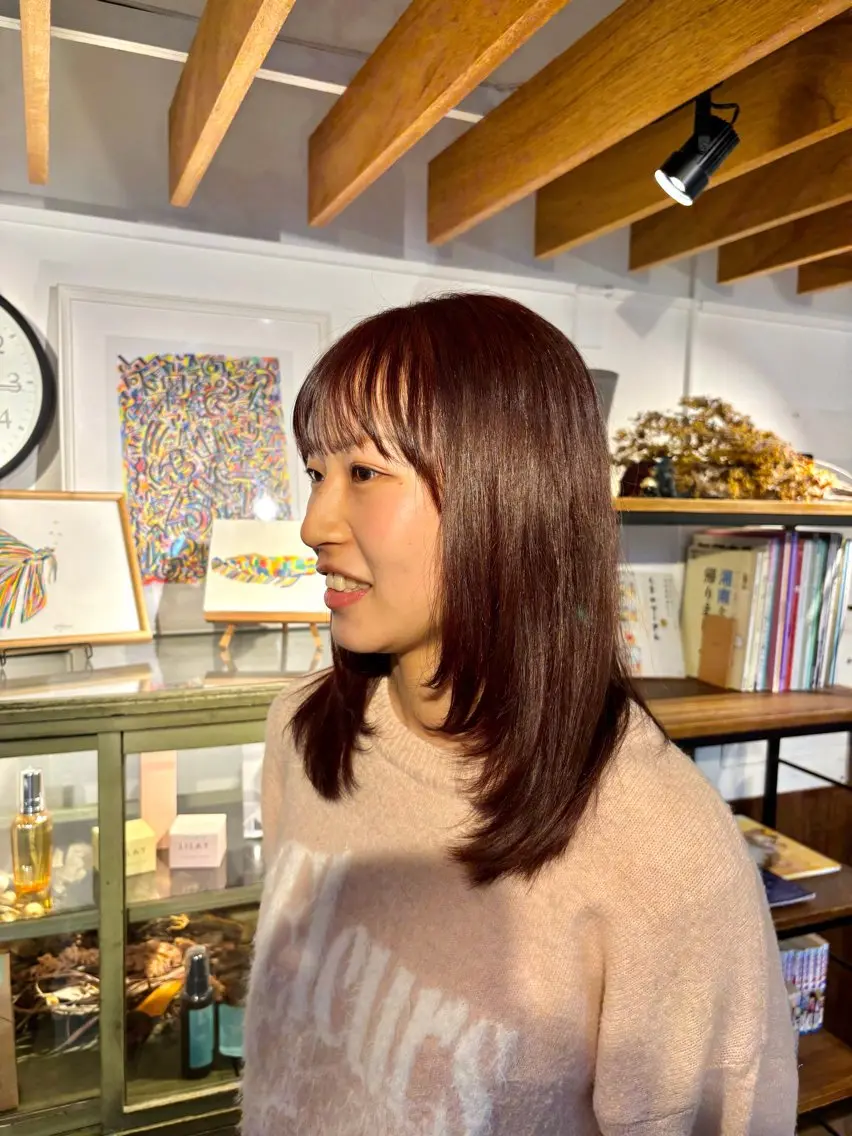 セミロング 顔まわりレイヤー 顔周りカット レイヤーカット カット ヘアカラー トリートメント 中村 芽衣那のヘアスタイル