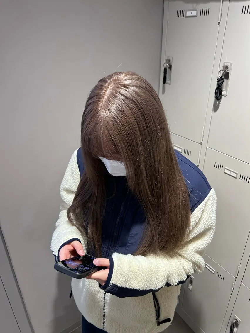 カラー ヘアカラー トリートメント 透明感ベージュ🤎 ナチュラルレイヤーのヘアスタイル
