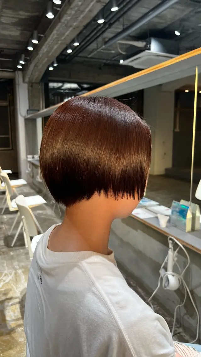 ショート 酸性ストレート 夏見 柚羽のヘアスタイル
