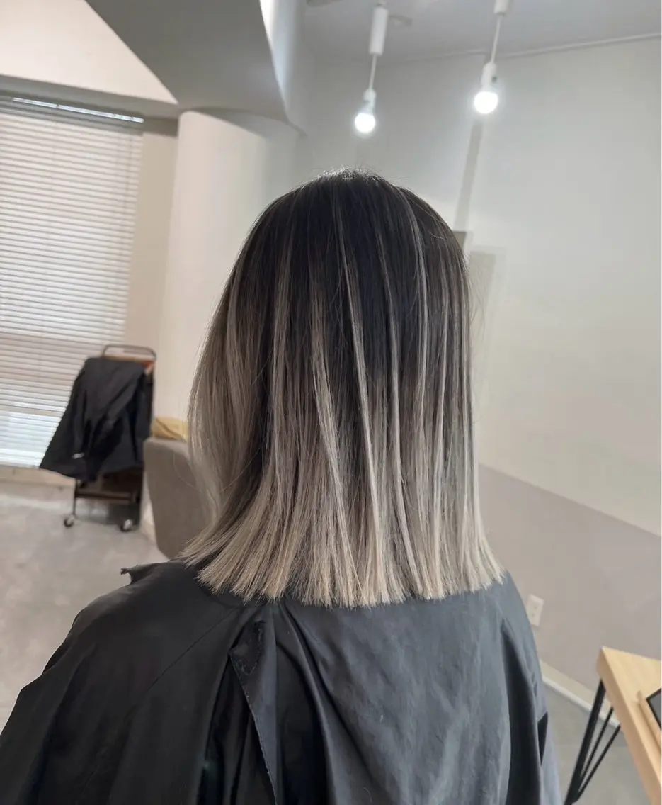 ショート カラー バレイヤージュ グレージュ レイヤーカット 指名数No.1 /NAOYAのヘアスタイル