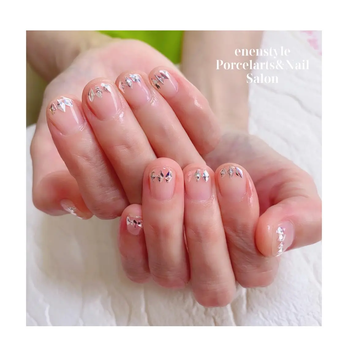 ショート ネイル ジェルネイル ニュアンスネイル オフィスネイル ワンカラーネイル パラジェル ハンドネイル 🐾enen style 🐾のネイルデザイン
