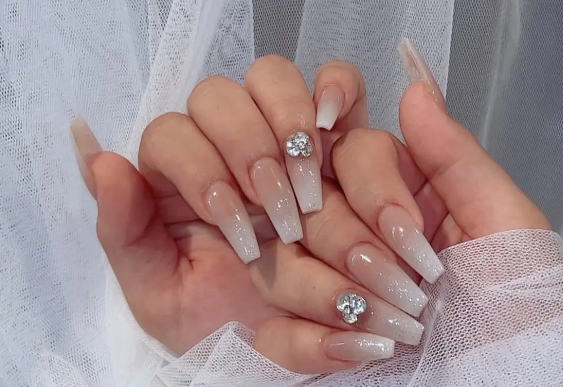 ネイル フレンチネイル ジェルネイル ガラスフレンチ ハロウィン ハート ハンドネイル H.baby Nail Salonのネイルデザイン