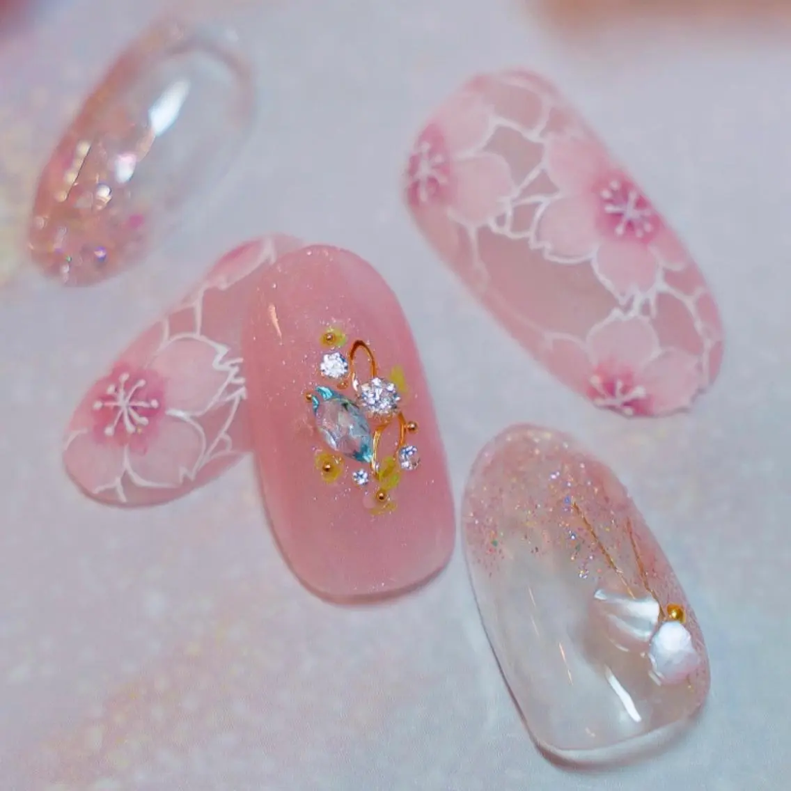 ネイル f'bloom  L’ecrinのネイルデザイン
