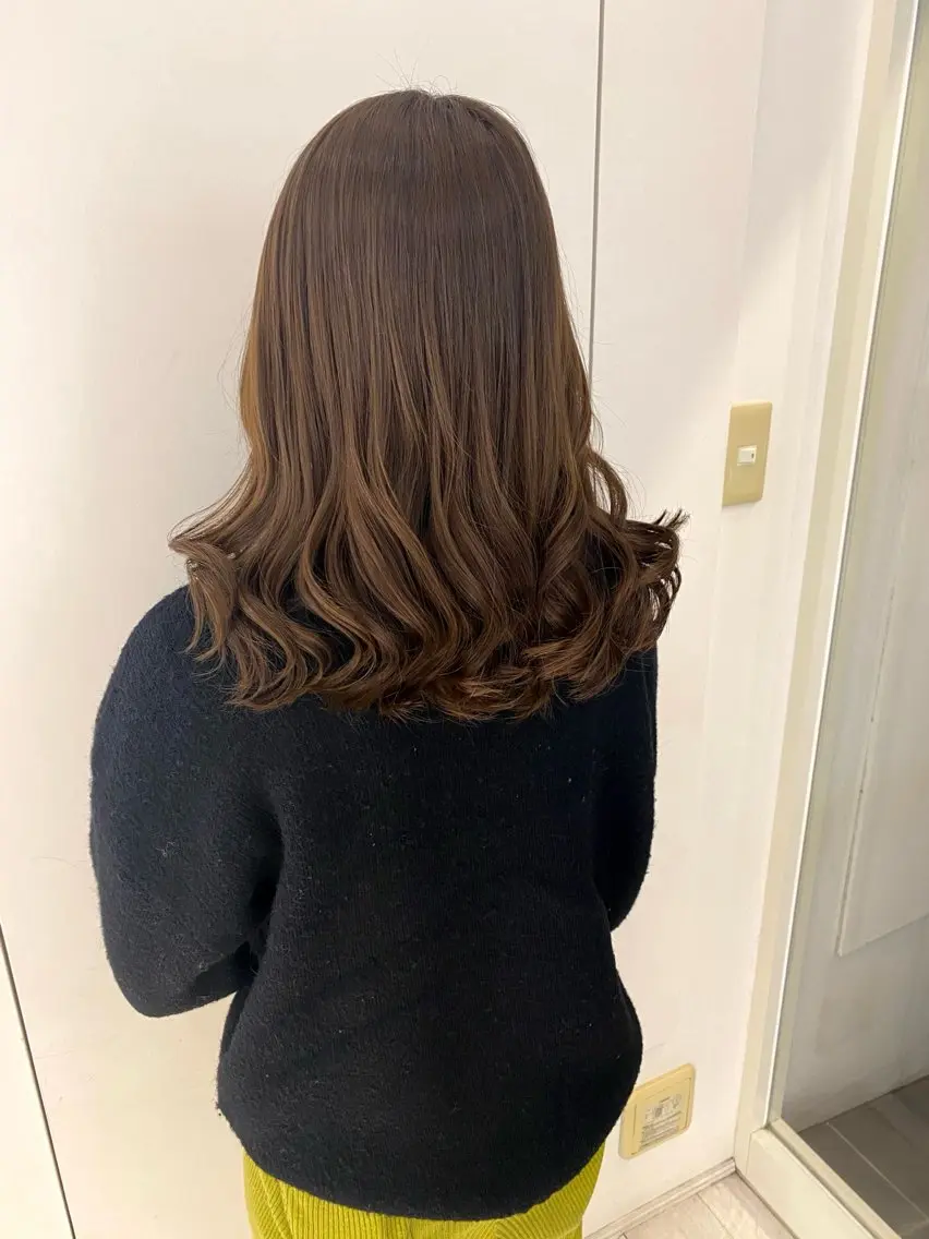 セミロング カラー ParveMix 岡本えりかのヘアスタイル
