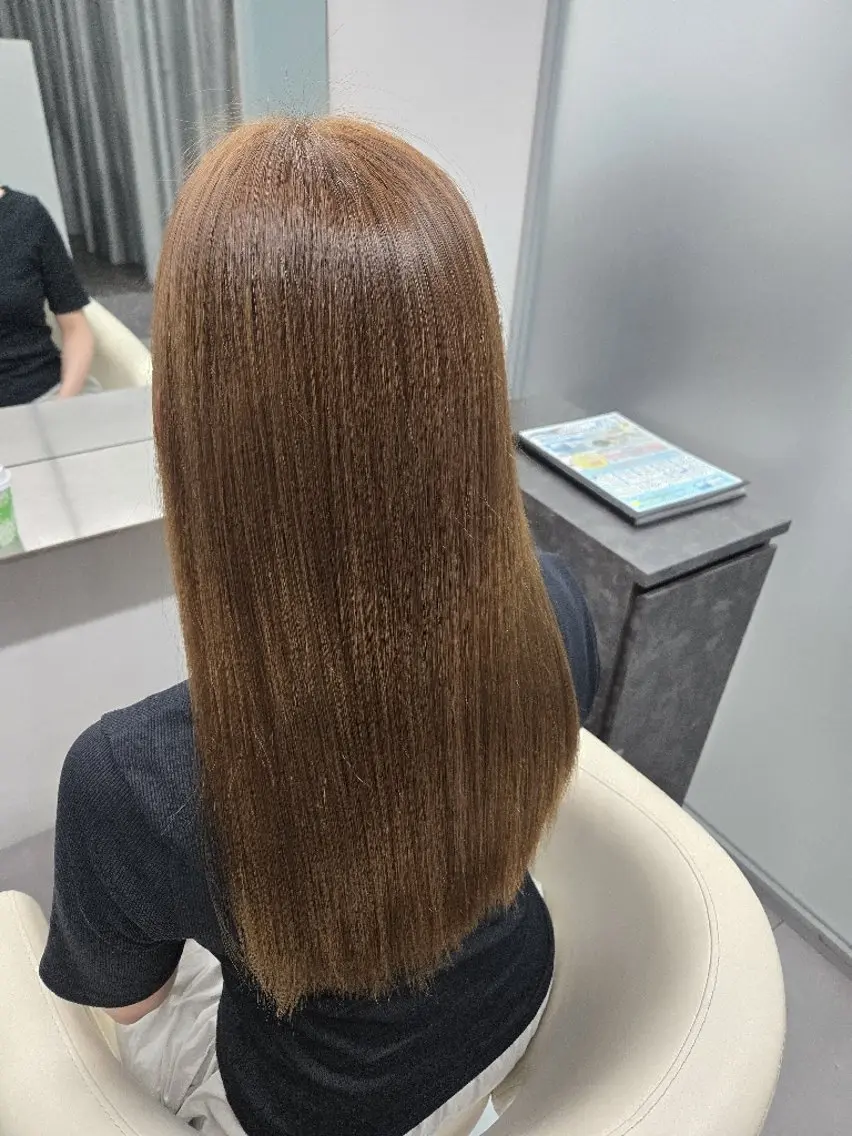 カラー 江坂 misaki のヘアスタイル