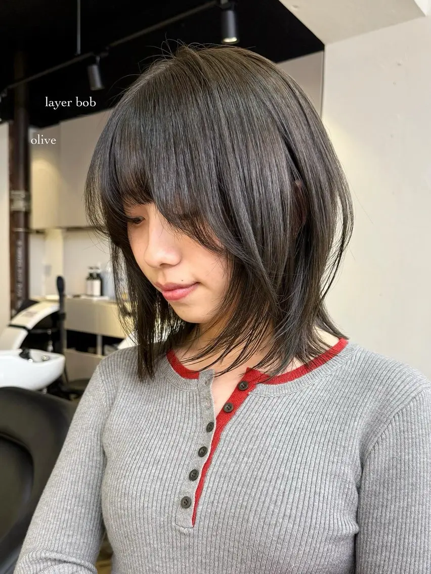 ミディアム カット ヘアカラー トリートメント ‎♡アヤメ/レイヤー ボブ♡渋谷のヘアスタイル