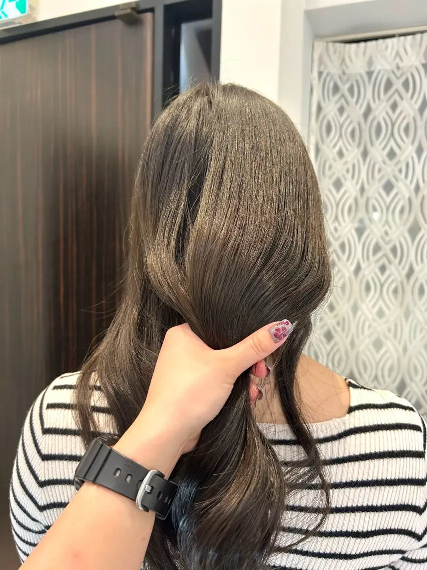 カラー ヘアカラー 江田 彩那のヘアスタイル