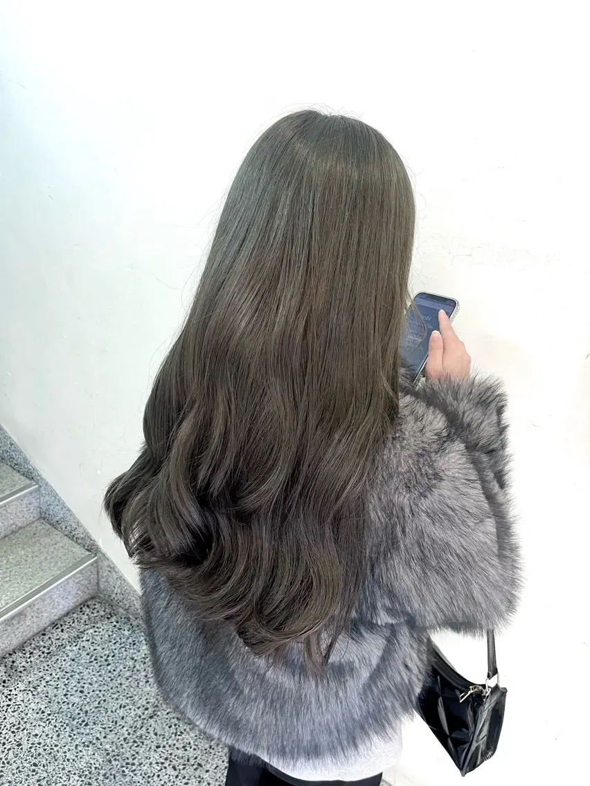ロング カラー ベージュカラー オリーブベージュ 横浜/カットモデル 佐藤桃香 🦥のヘアスタイル