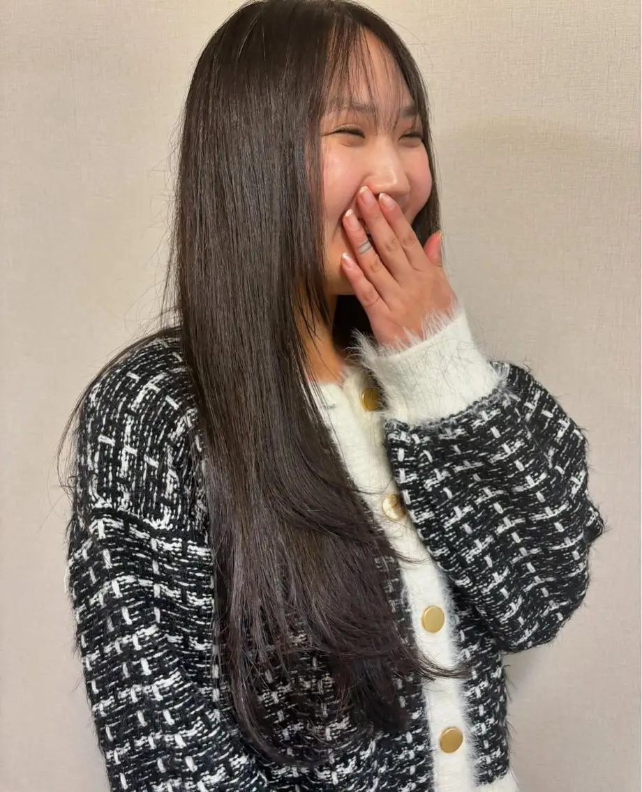 セミロング レイヤーカット 佐藤 爽香のヘアスタイル