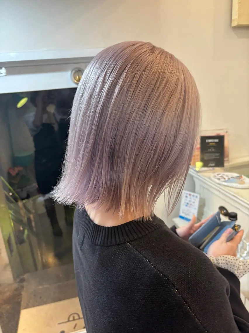 ショート カラー ブリーチ ラベンダーカラー カット ヘアカラー 🩵izu 🩵のヘアスタイル