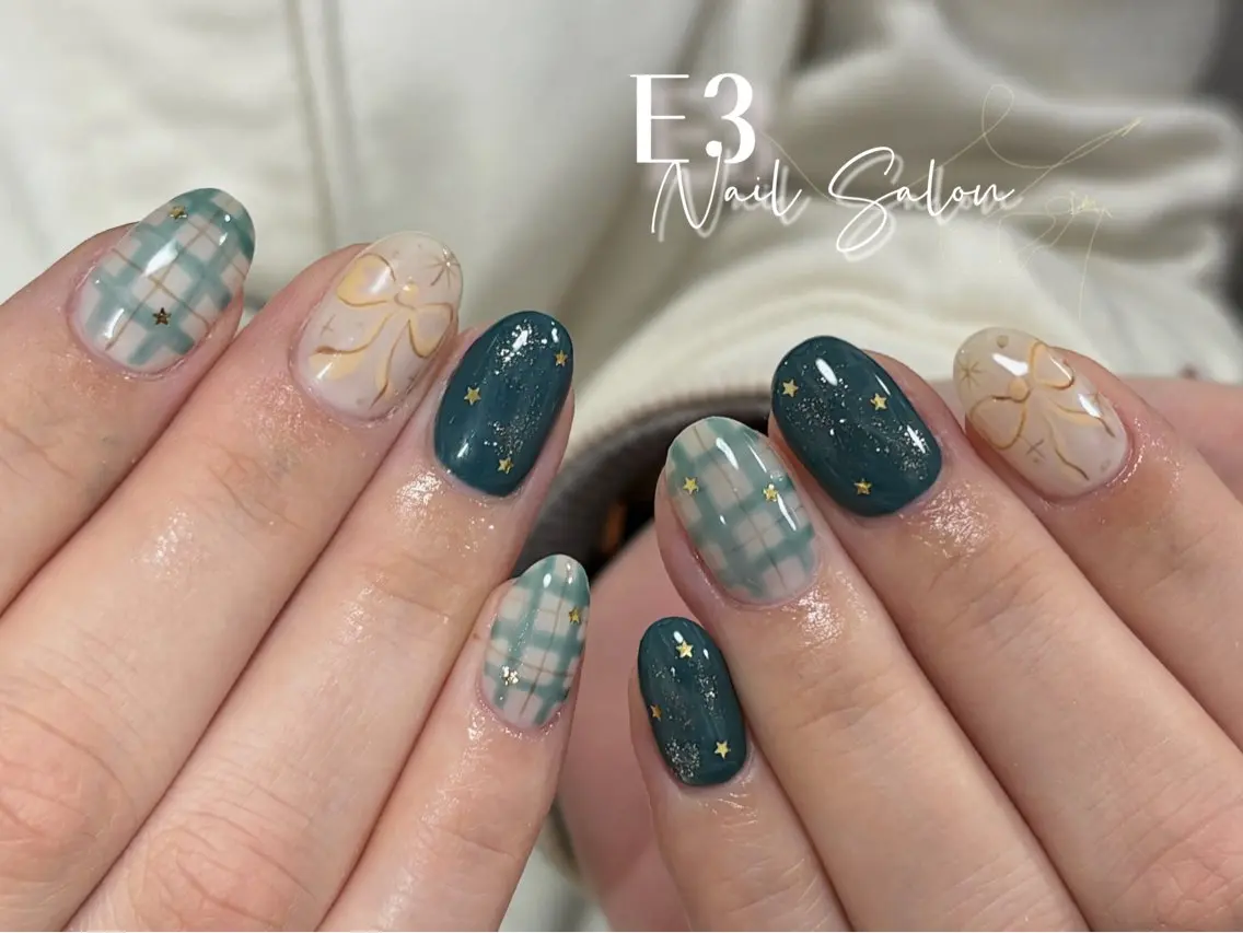 ネイル フレンチネイル ジェルネイル ガラスフレンチ グラデーション キラキラネイル ハンドネイル E3 Nail Salonのネイルデザイン