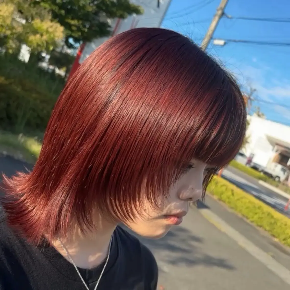 ミディアム レッドブラウン 外ハネヘア 米谷 理玖のヘアスタイル