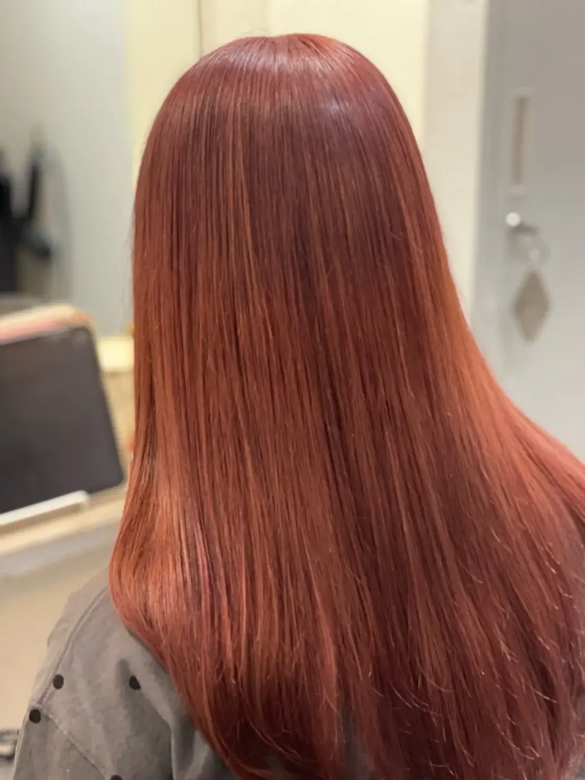 セミロング 広島:ミルキーカラー tsumaのヘアスタイル