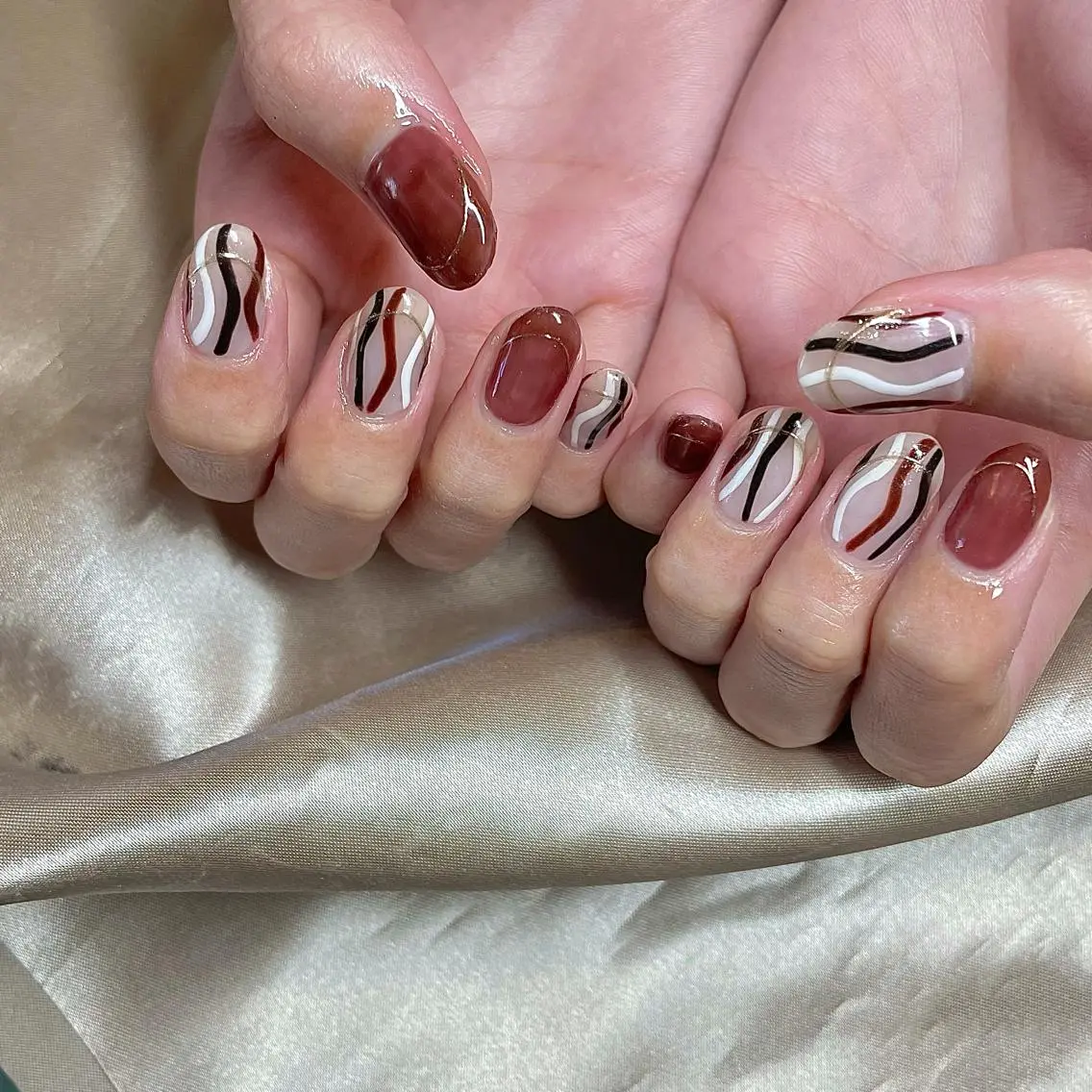 ミディアム カラー パーマ ヘアアレンジ メンズ キッズ ネイル マツエク・マツパ フレンチネイル ミラーネイル el. by Aoのネイルデザイン