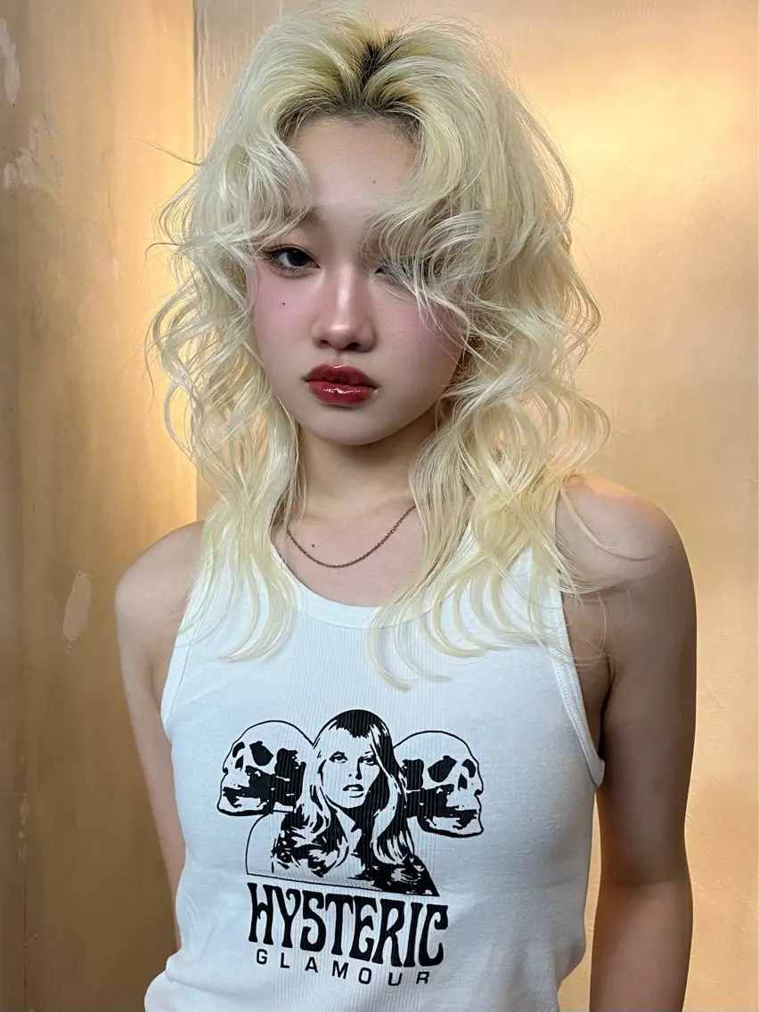 セミロング カラー イツク ⚡️ ルーツ/ハイトーンのヘアスタイル