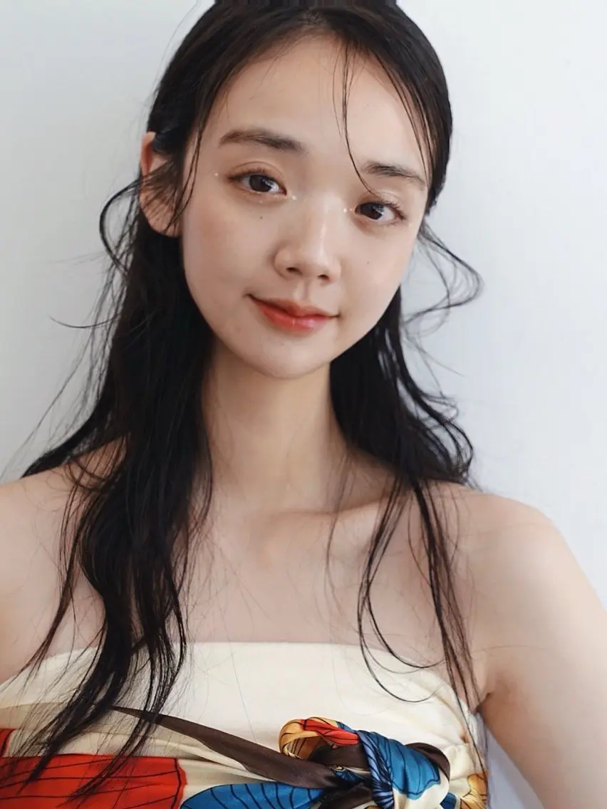 ロング 透明感カラー 🎀エリコ🌈のヘアスタイル