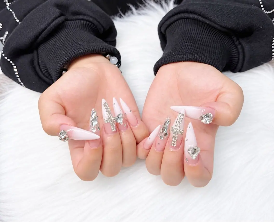 ネイル 韓国ネイル マグネットネイル 持ち込み ハンドネイル Dyo Nail_Royalのネイルデザイン