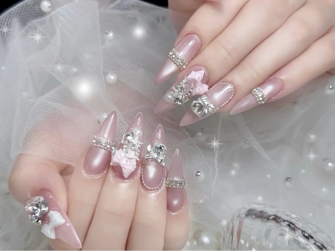ネイル アートネイル 長さ出し キラキラネイル 韓国ネイル ロングネイル ハンドネイル ハンドケア Nova Nail Nambaのネイルデザイン
