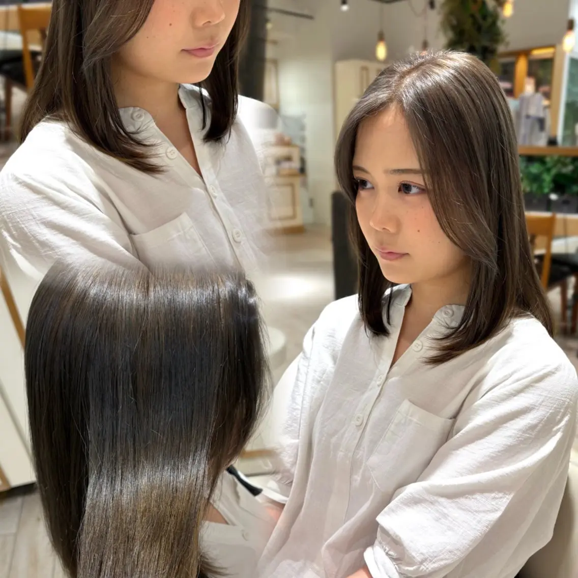 セミロング カラー ブリーチ グレージュ オリーブグレージュ オリーブグレー Kurumi 🩰カットモデル募集のヘアスタイル