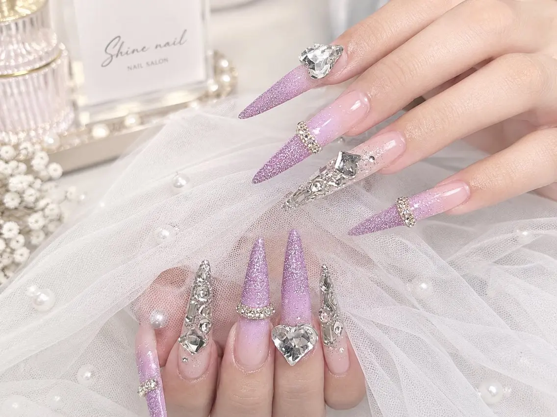 ネイル shine 🎀 長さ出し専門のネイルデザイン