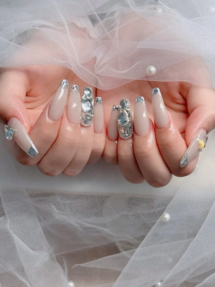ネイル フレンチネイル ジェルネイル ガラスフレンチ ハロウィン ハート ハンドネイル H.baby Nail Salonのネイルデザイン