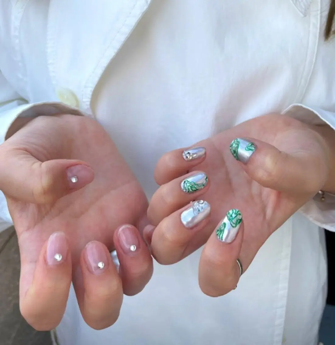 ネイル nailstudio eviz新宿店のネイルデザイン