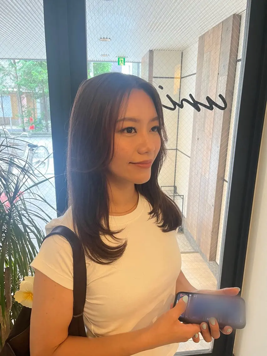 ミディアム カラー ミディアムレイヤー ブラウンカラー レイヤーカット カット ヘアカラー 山本 彩香のヘアスタイル