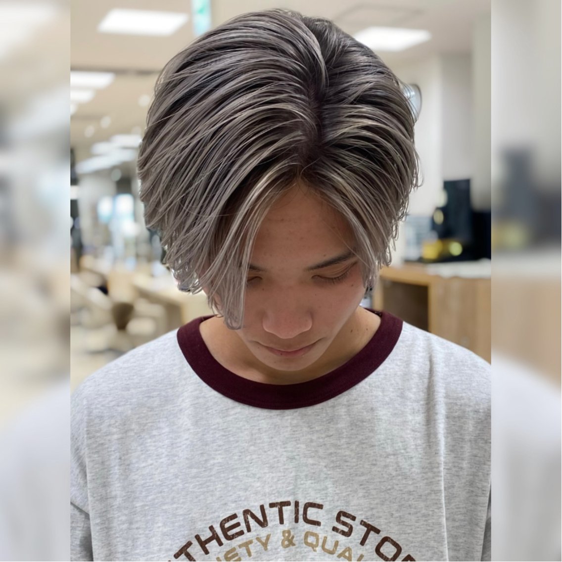 ミディアム カラー メンズ ミディアムパーマ メンズバレイヤージュ メンズハイライト メンズパーマ バレイヤージュ カット ヘアカラー トリートメント メンズショート/ センターパート/片山のヘアスタイル