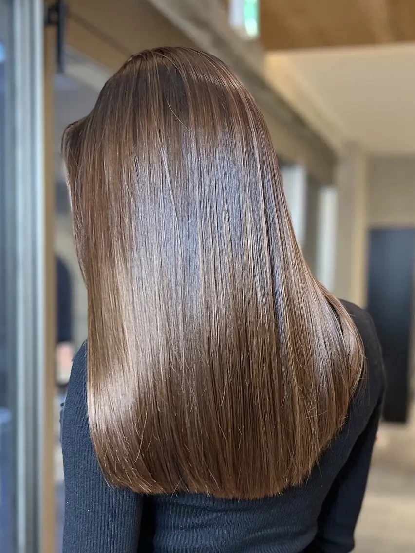ロング カラー ブラウンカラー 透明感カラー ナチュラルブラウン 髪質改善 カット ヘアカラー トリートメント 韓国ヘア髪質改善✖️ パーソナルカラー吉岡のヘアスタイル