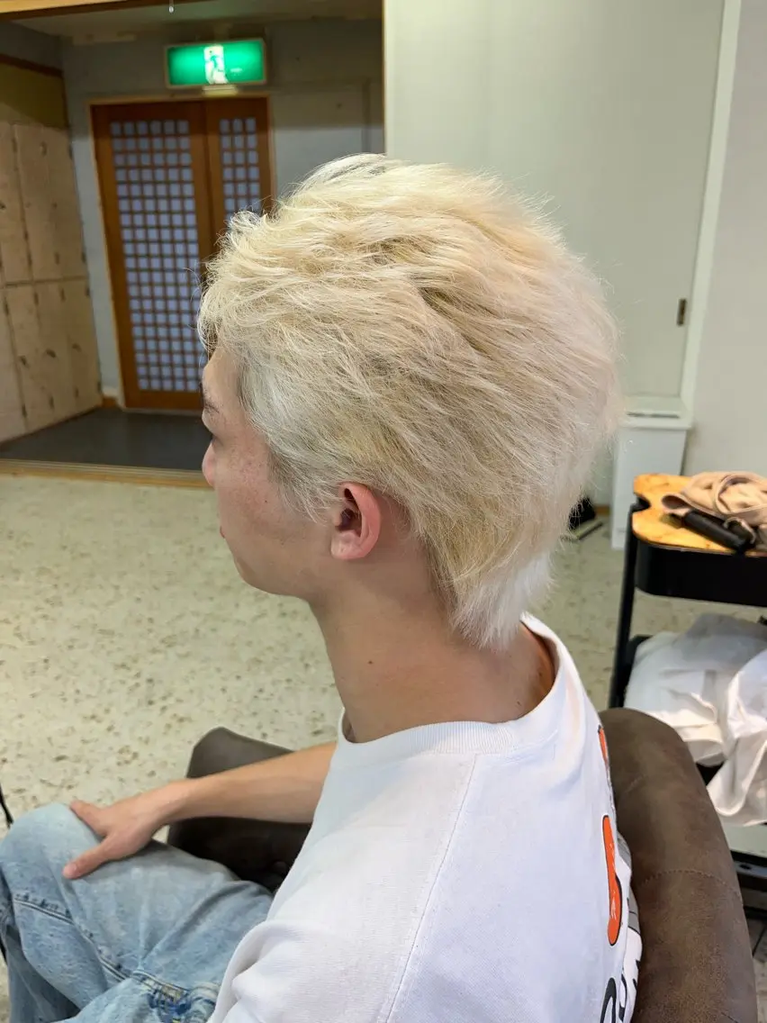 カラー メンズ スパイキーショート ヘアカラー トリートメント 韓国ヘア🇰🇷 RYOTAのヘアスタイル
