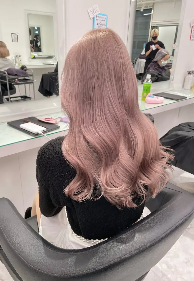 ロング カラー ヘアアレンジ ウルフカット×ハイ トーン職人🤍ゆうひのヘアスタイル