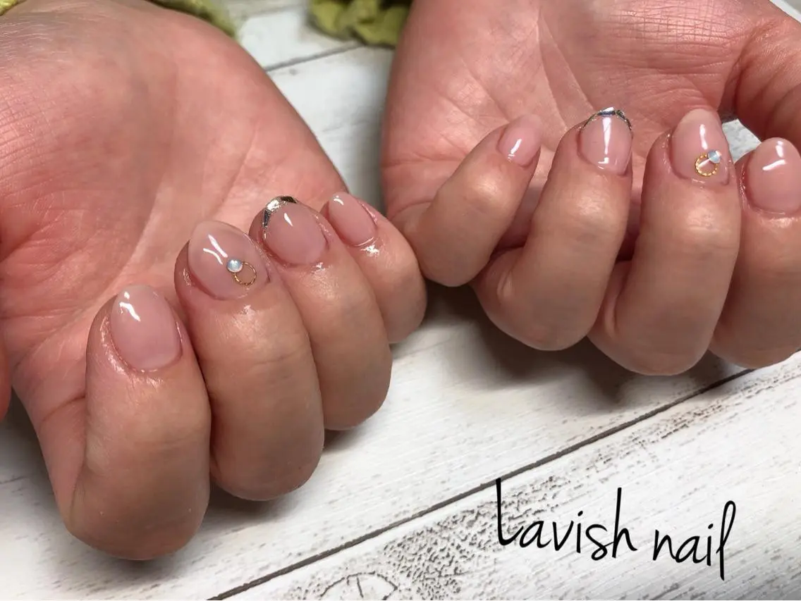 ネイル フレンチネイル ガラスフレンチ Lavish nailのネイルデザイン
