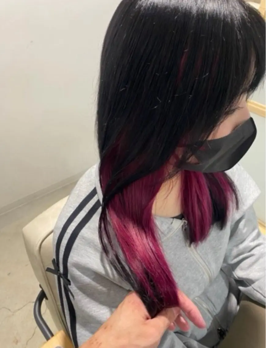 ロング 安永識央里/大曽根/ カラーモデルのヘアスタイル