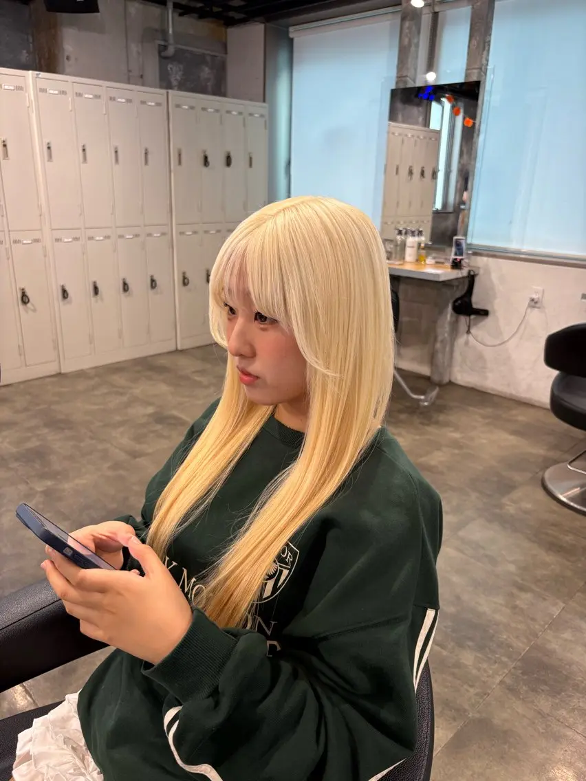 ロング カラー ヘアカラー ハイトーン 横浜💞ミオのヘアスタイル