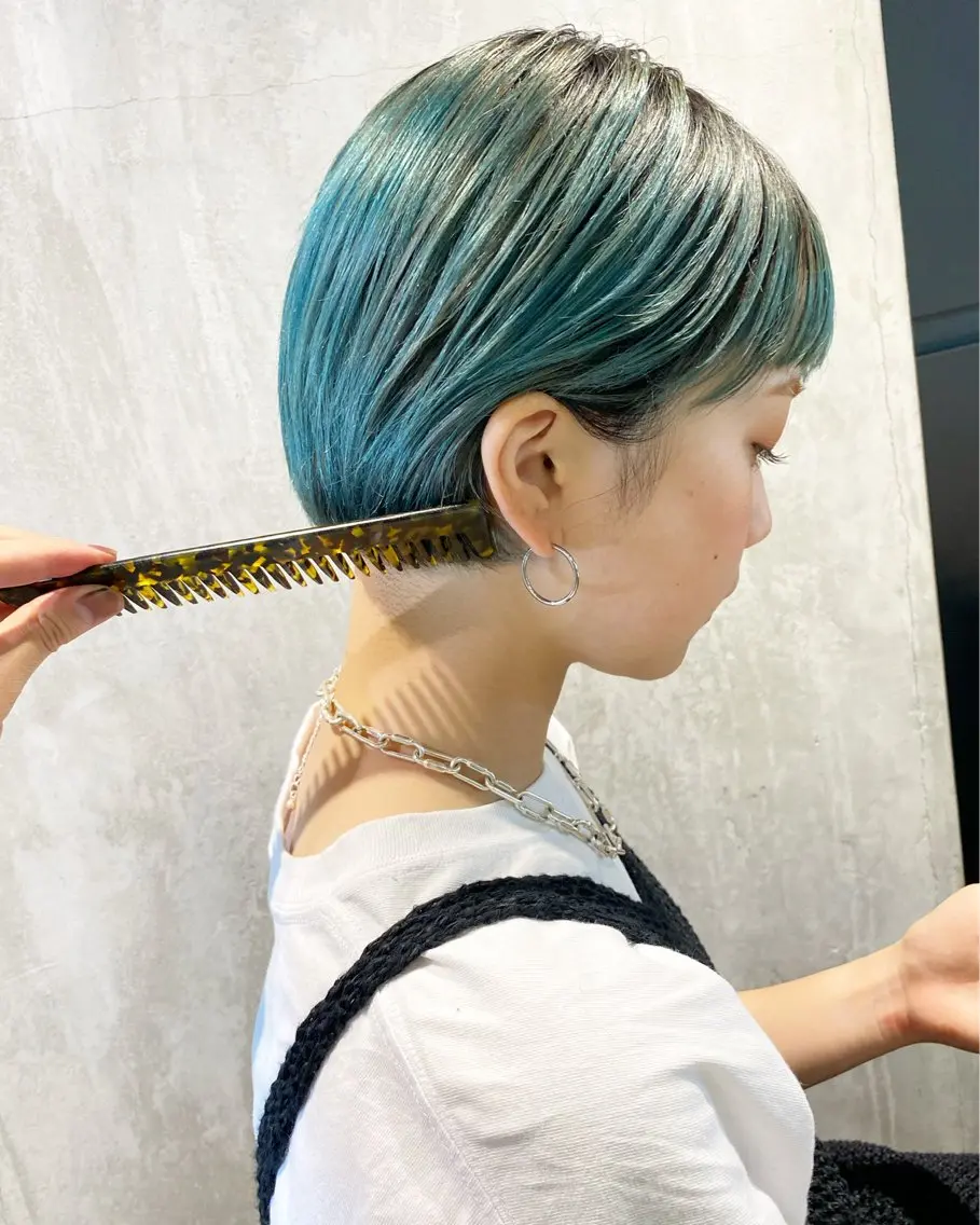 ショート カラー ショートボブ ハイトーンカラー オリーブカラー ボブ ショートヘア ラベンダーカラー＆ ミルクティー太田のヘアスタイル