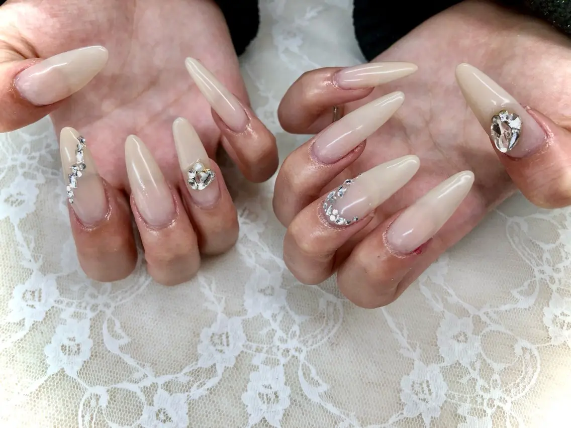 ネイル ストーンネイル ハンドネイル ハンドケア Epokku ネイルサロンのネイルデザイン