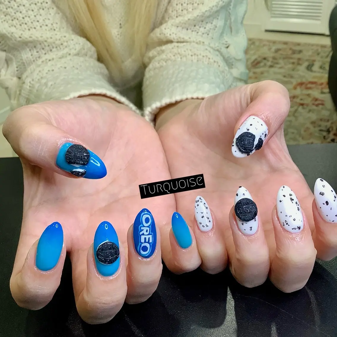 ネイル ハンドネイル ハンドケア 個性派ネイルサロン 💅🏼ターコイズのネイルデザイン
