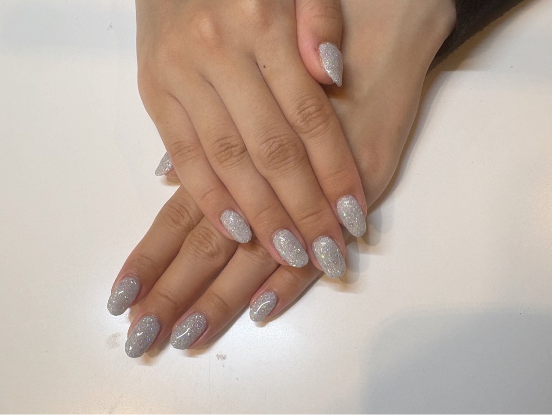 ネイル オーロラネイル ジェルネイル ラメ(グリッター) パラジェル シルバー ハンドネイル nailsalon coffret布施店のネイルデザイン