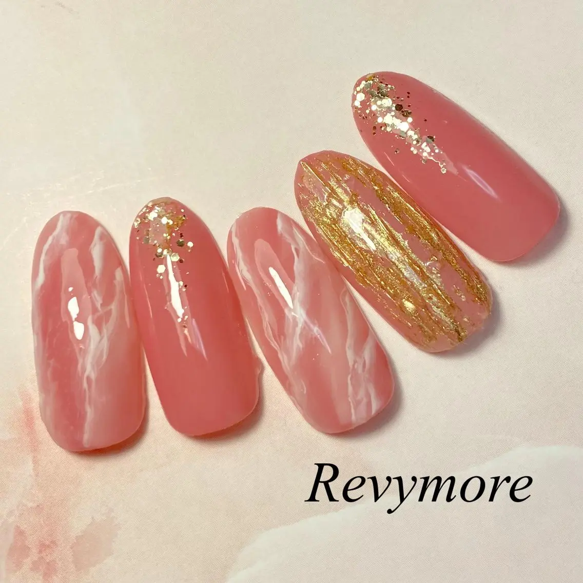 ミディアム ネイル アートネイル ジェルネイル ラメ(グリッター) 大理石ネイル(マーブル) ミラーネイル nail salon Revymoreのネイルデザイン
