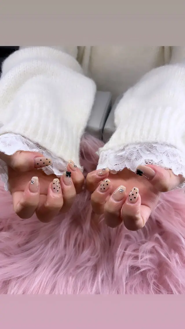 ネイル ドット ガーリー リボン ストーンネイル ハンドネイル 🎀マツエク/まつパ /ネイル みすず🎀のマツエク・マツパデザイン