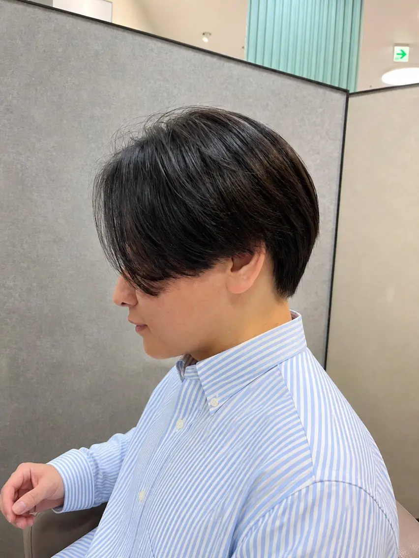 メンズ センターパート カット 奥田 杏夏のヘアスタイル