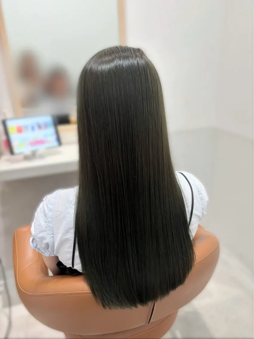 ロング カラー 透明感カラー グレージュ オリーブグレージュ オリーブグレー ヘアカラー トリートメント ヘッドスパ 透明感/ベージュ/ yuna.のヘアスタイル