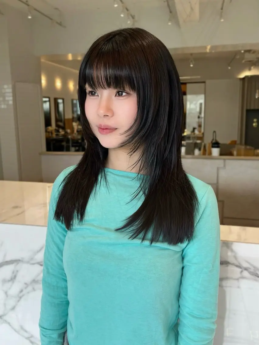 セミロング ハッシュカット カット haruna .のヘアスタイル