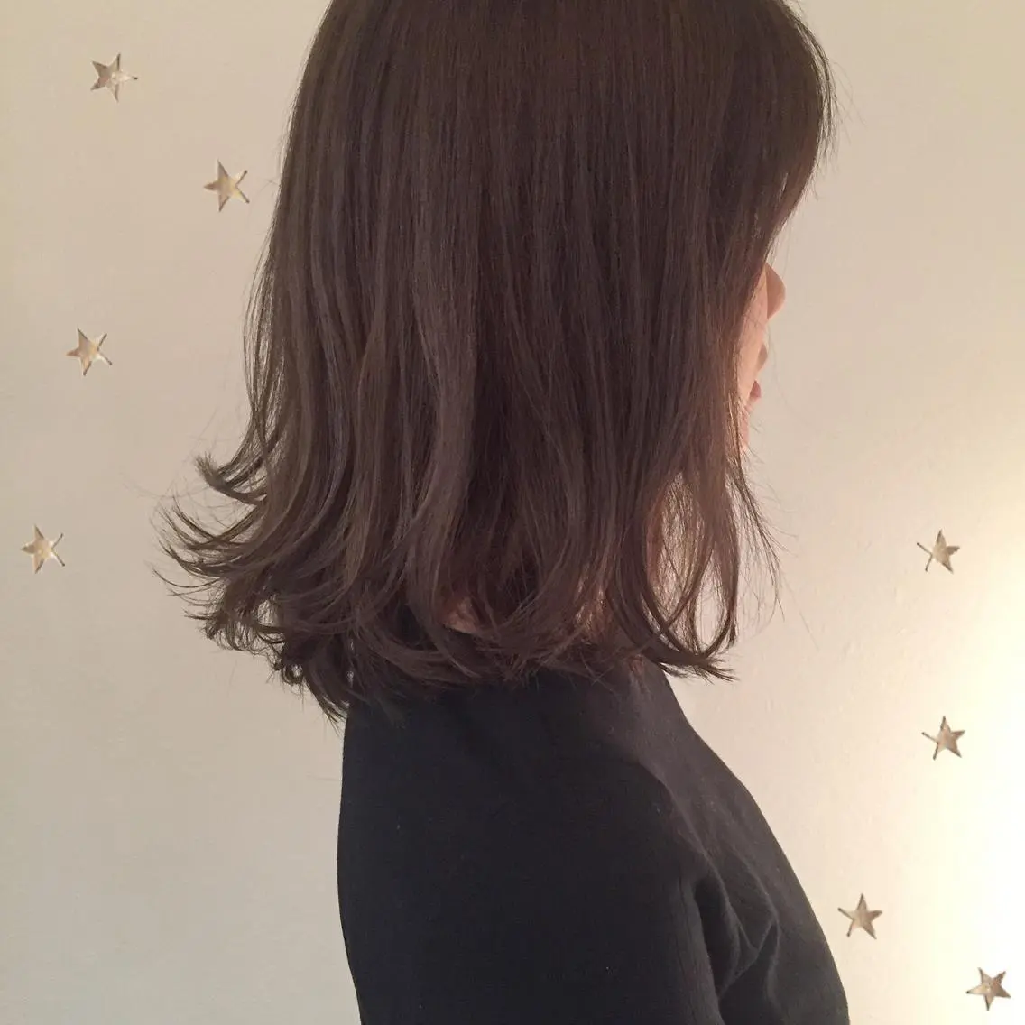 ミディアム アッシュ 市川 千夏のヘアスタイル