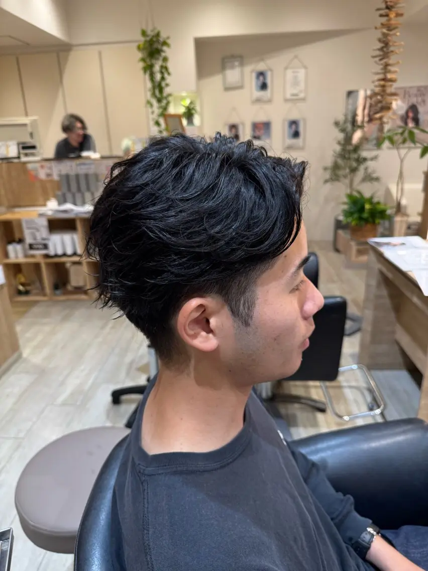 メンズ カット はるひ·͜· 曲がる縮毛矯正のヘアスタイル