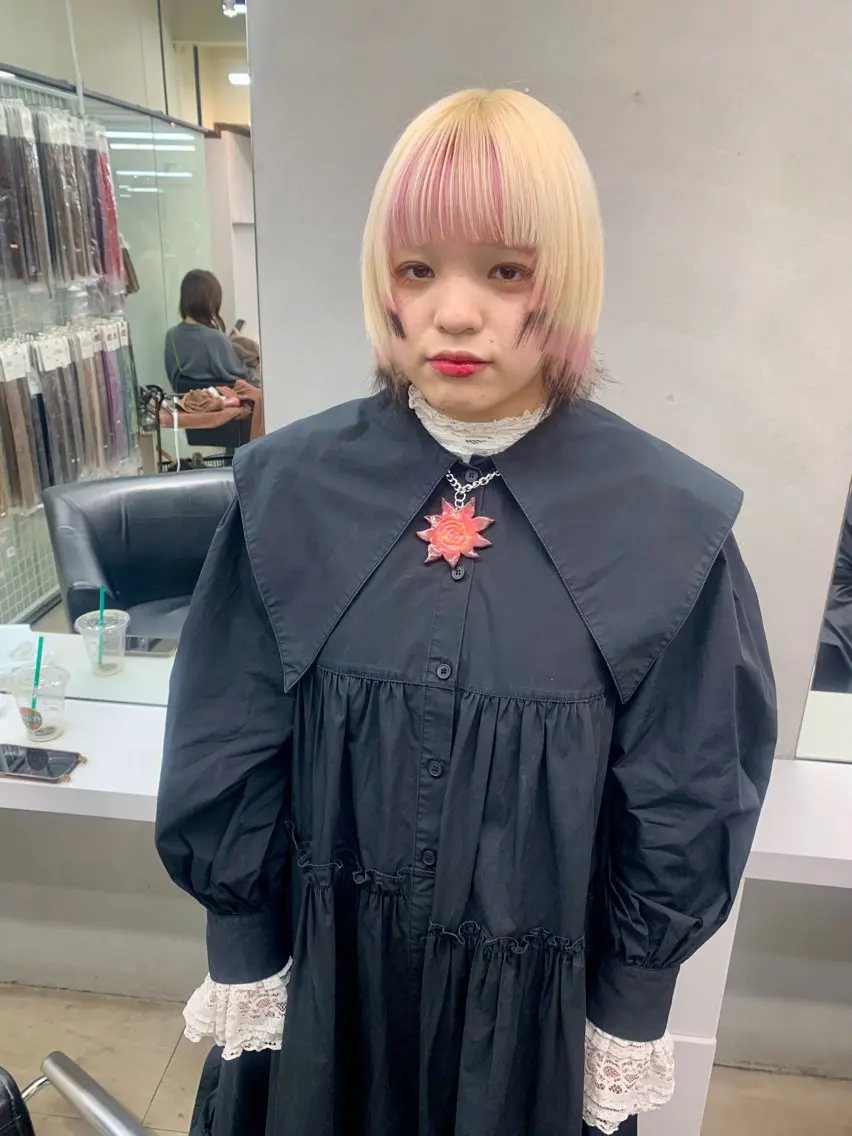 【🌷🌸春夏🌞🌺限定】【❤️🔥ケアブリーチ使用❤️🔥】【ダブルカラー+トリートメント💎】【デザインも◎】の写真