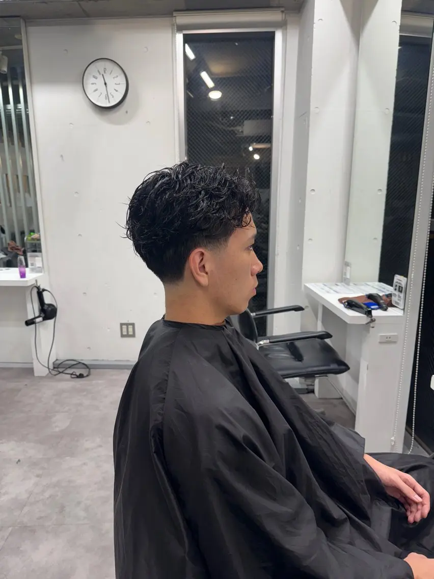 ショート パーマ テーパーフェード TE$⚡️HINのヘアスタイル