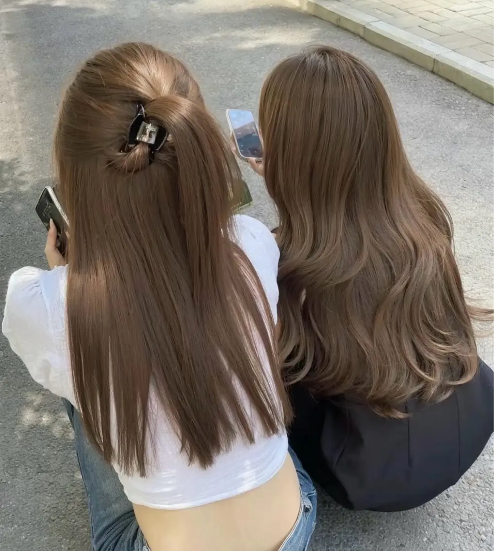 【🌻透明感ブラウンはこちら✨】ブリーチなしダブルイルミナカラー+バイカルテトリートメント　￥20900の写真