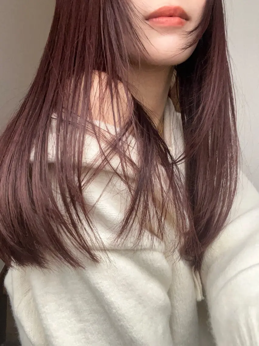 ロング カラー 成岡 愛美のヘアスタイル
